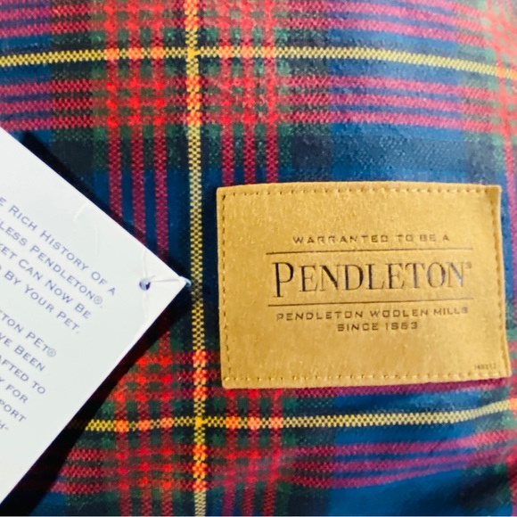Pendleton Navy Blue and Red Plaid Small Dog Bed 28 X 20 X 4 in NEW NWT - Picture 7 of 11